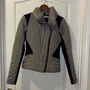 Women's Gray and Black Quilted Jacket